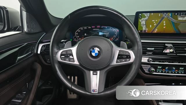 BMW 5 Series (G30) 2021 Серебристо-серый из Кореи, фото 5