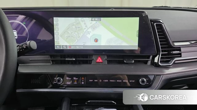 Kia Sportage 5th Generation Hybrid 2023 Белый из Кореи, фото 5