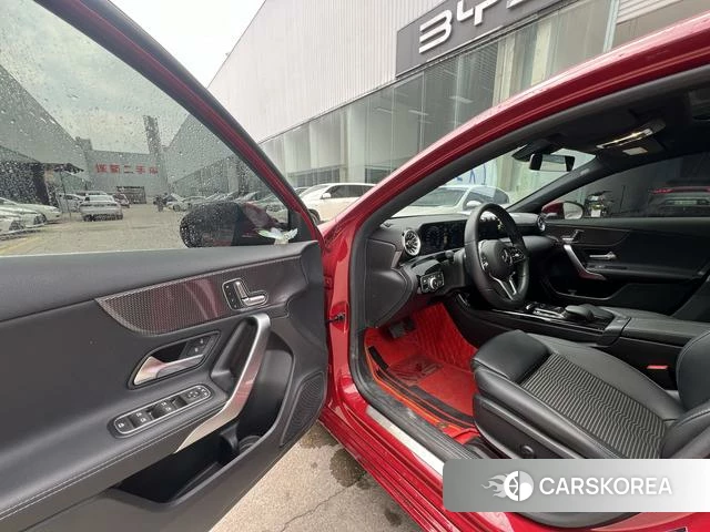 Mercedes-Benz Class A (imported) 2023 Красный из Китая, фото 5