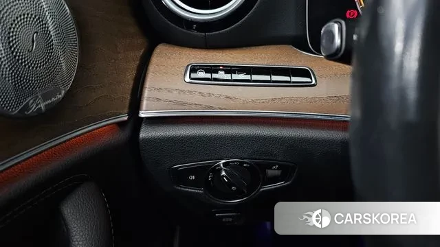 Mercedes-Benz E-Class W213 2020 Белый из Кореи, фото 5