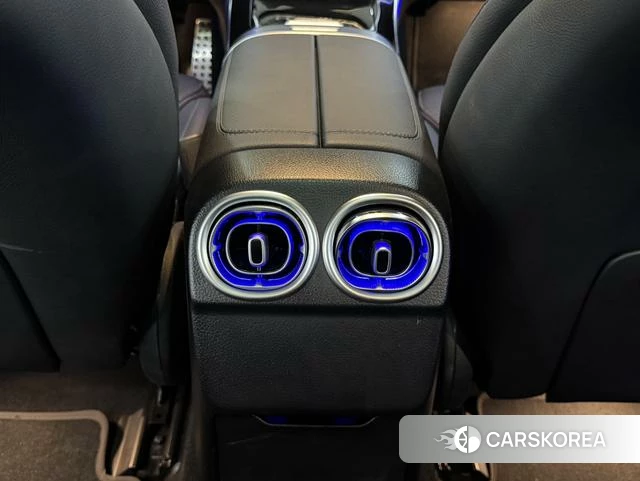 Mercedes-Benz C-class PHEV 2024 Белый из Китая, фото 5