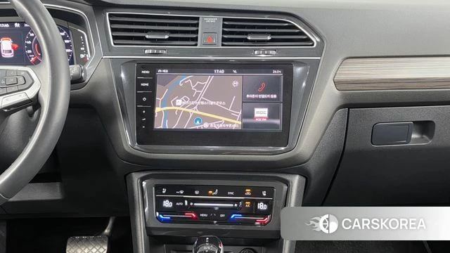 Volkswagen Tiguan Allspace 2024 Черный из Кореи, фото 5