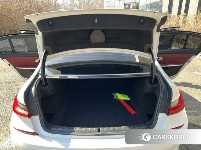 BMW 3 series 2022 Белый из Китая, фото 5