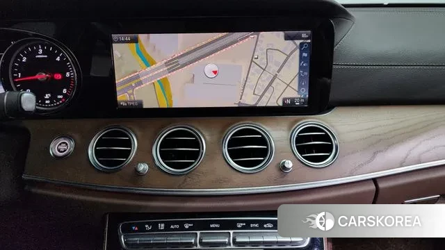 Mercedes-Benz E-Class W213 2019 Серый из Кореи, фото 5