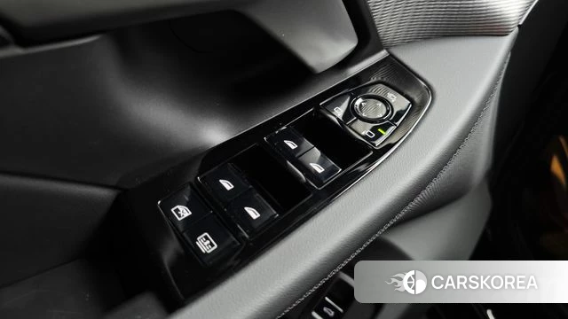 BMW 5 Series (G60) 2025 Черный из Кореи, фото 5