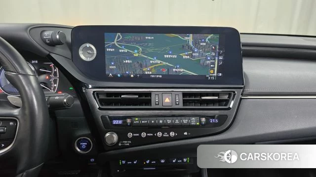 Lexus ES300h 7th generation 2022 Серебристо-серый из Кореи, фото 5