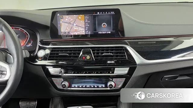 BMW 5 Series (G30) 2020 Белый из Кореи, фото 5