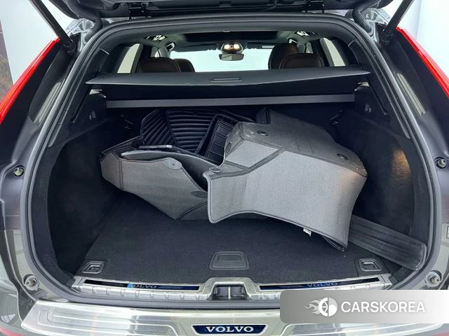 Volvo XC60 2022 Темно-серый из Китая, фото 5