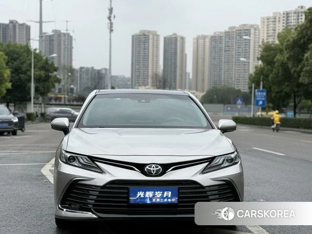 Toyota Camry 2022 Серебристо-серый из Китая, фото 5
