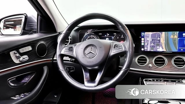 Mercedes-Benz E-Class W213 2018 Серый из Кореи, фото 5