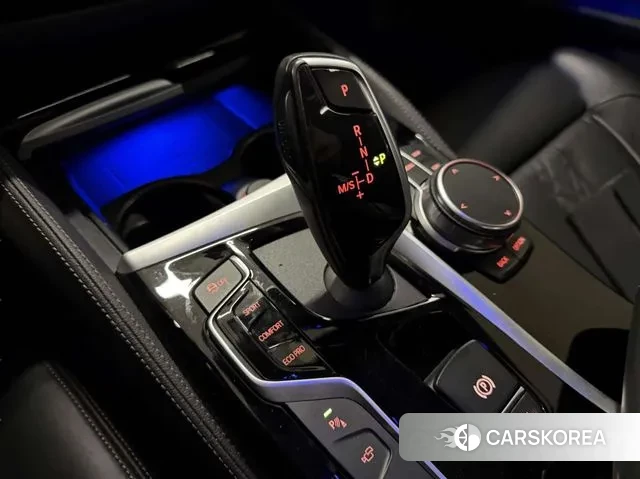 BMW 5 Series (G30) 2020 Белый из Кореи, фото 5