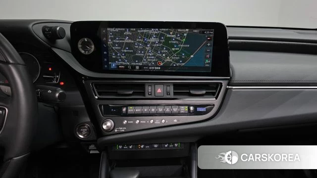 Lexus ES300h 7th generation 2025 Белый из Кореи, фото 5
