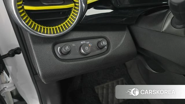 Chevrolet (GM Daewoo) Trax Crossover 2024 Белый из Кореи, фото 5