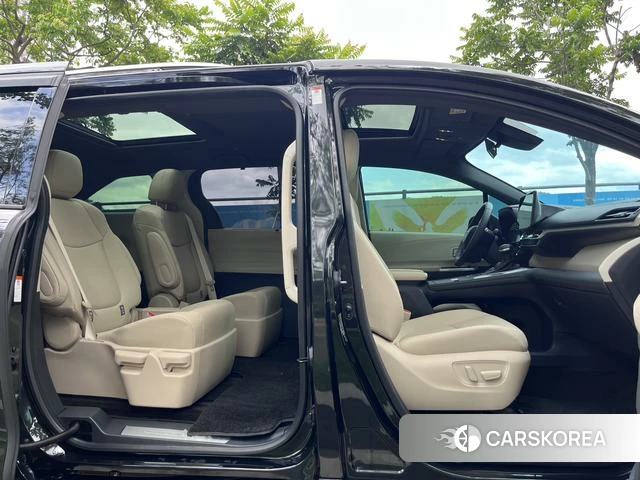 Toyota Grevia 2024 Черный из Китая, фото 5