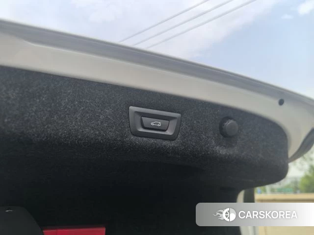 BMW 5 series 2023 Белый из Китая, фото 5