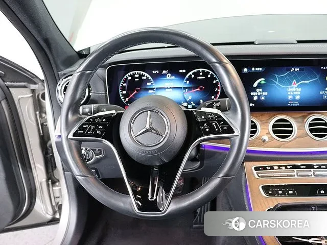 Mercedes-Benz E-Class W213 2023 Песочный из Кореи, фото 5