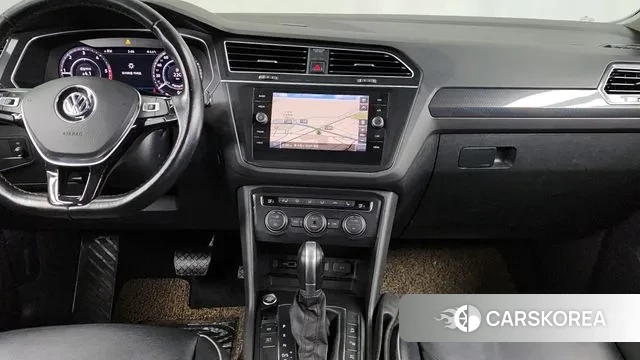 Volkswagen Tiguan second Generation 2018 Черный из Кореи, фото 5