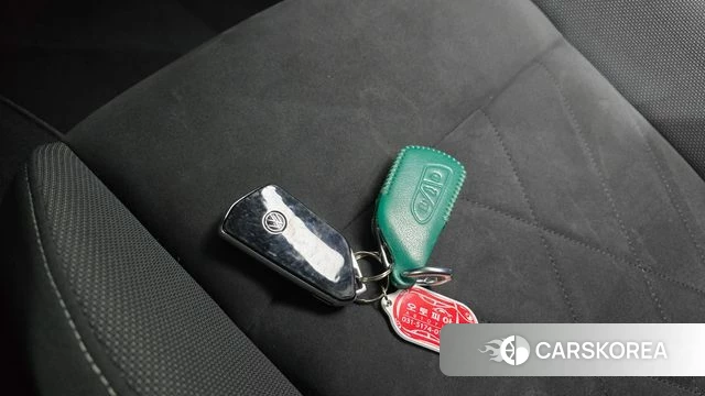 Volkswagen Golf 8th Generation 2023 Серебристо-серый из Кореи, фото 5
