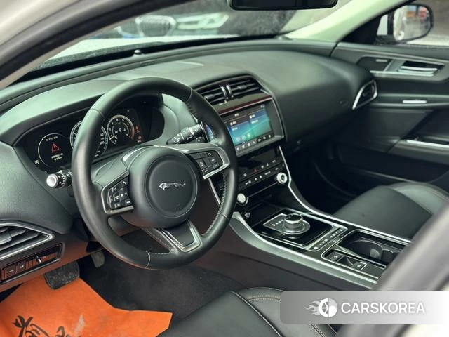 Jaguar XEL 2019 Белый из Китая, фото 5