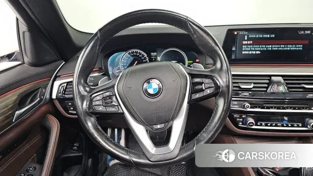 BMW 5 Series (G30) 2018 Белый из Кореи, фото 5