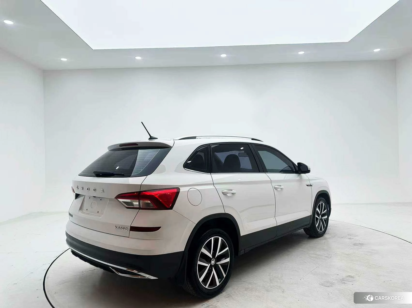 Skoda Komick 2022 Белый из Китая, фото 5