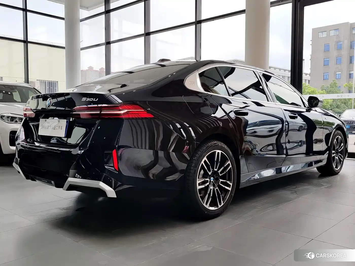BMW 5 series 2025 Черный из Китая, фото 5