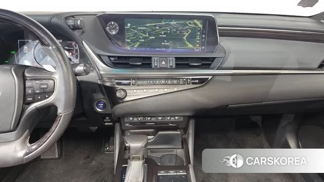 Lexus ES300h 7th generation 2018 Серебряный из Кореи, фото 5