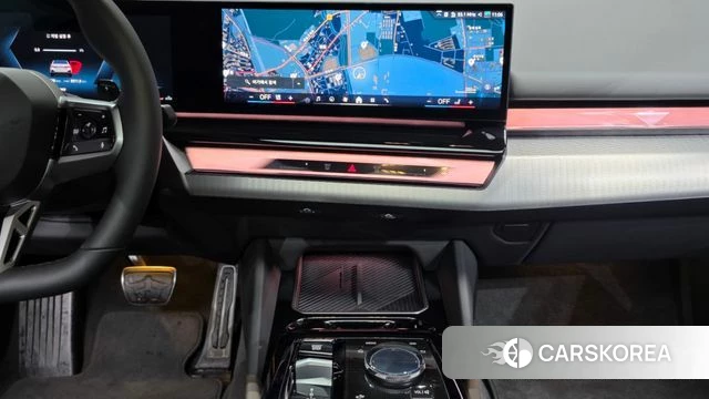 BMW 5 Series (G60) 2025 Белый из Кореи, фото 5