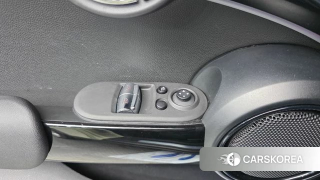 Mini Cooper 2022 Жемчужный цвет из Кореи, фото 5