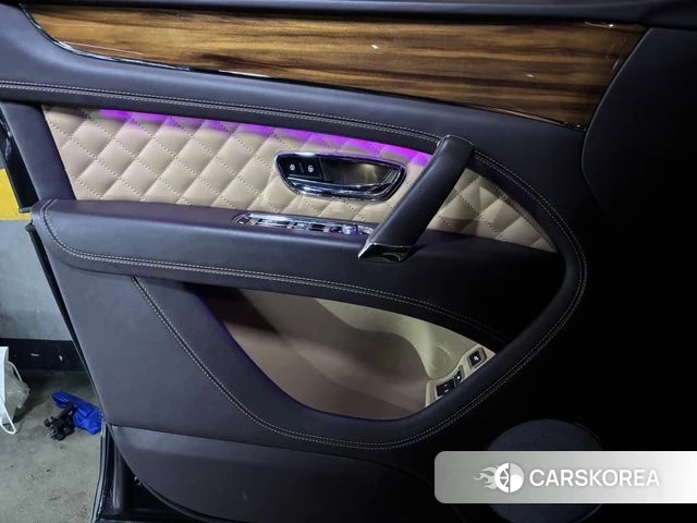 Bentley Bentayga 2018 Фиолетовый из Кореи, фото 5