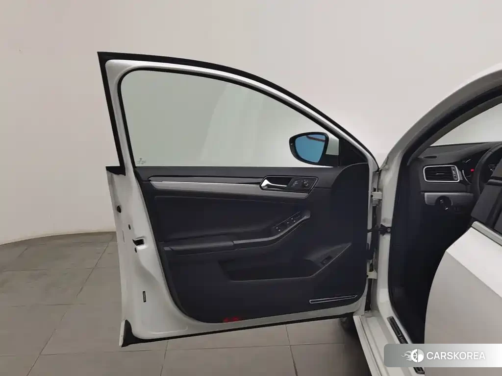 Volkswagen Sagitar 2018 Белый из Китая, фото 5