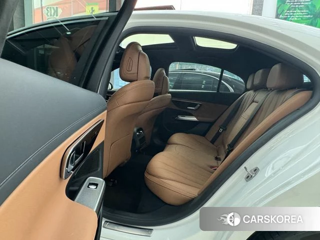 Mercedes-Benz E-Class W214 2025 Белый из Кореи, фото 5