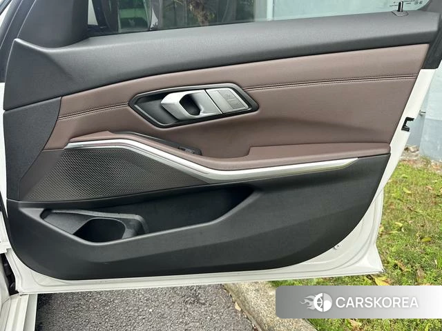 BMW 3 series 2022 Белый из Китая, фото 5