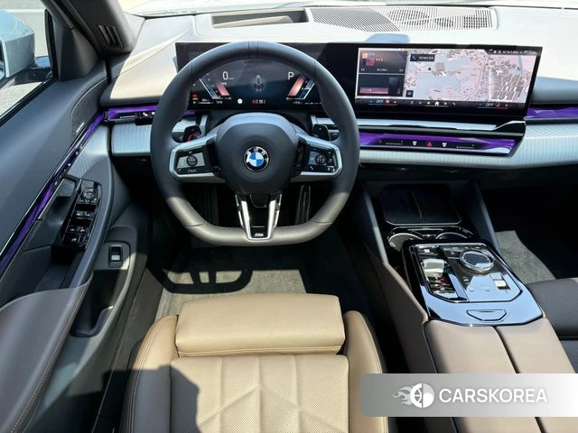 BMW 5 Series (G60) 2025 Небесно-голубой из Кореи, фото 5