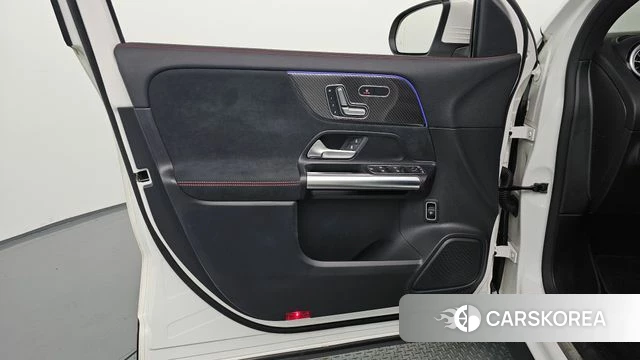 Mercedes-Benz GLA - Class H247 2022 Белый из Кореи, фото 5