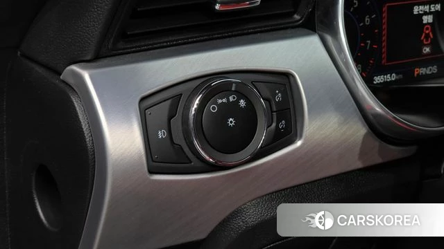 Ford Mustang 2023 Красный из Кореи, фото 5