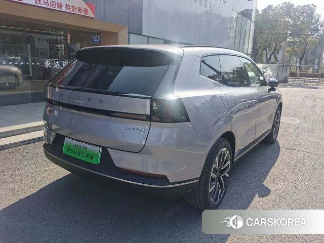Volvo XC70 2026 Серебристо-серый из Китая, фото 5