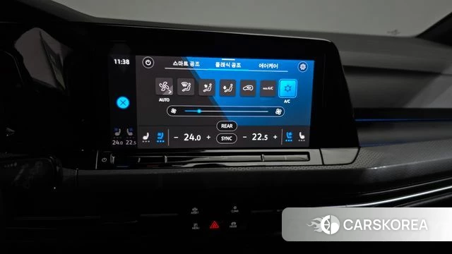 Volkswagen Golf 8th Generation 2024 Белый из Кореи, фото 5