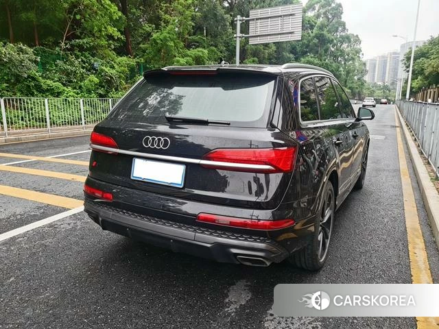 Audi Q7 2025 Черный из Китая, фото 5