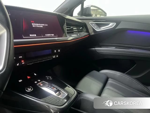 Audi Q4 e-tron 2024 Серебристо-серый из Китая, фото 5