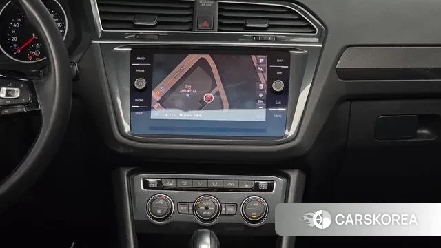 Volkswagen Tiguan second Generation 2020 Белый из Кореи, фото 5