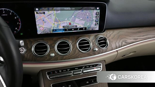 Mercedes-Benz E-Class W213 2023 Белый из Кореи, фото 5