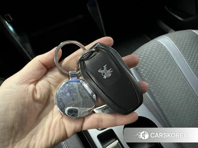 Peugeot e-2008 second generation 2021 Черный из Кореи, фото 5