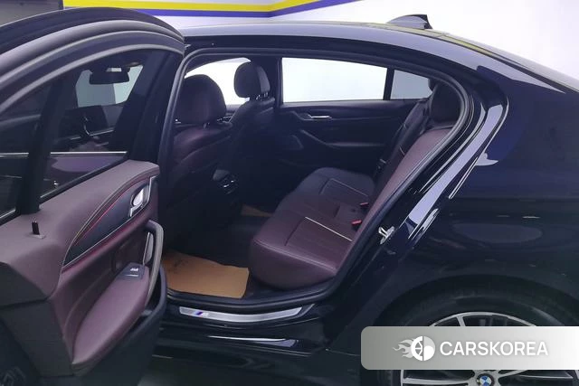 BMW 5 series 2022 Черный из Китая, фото 5