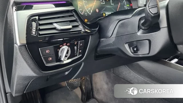 BMW 5 Series (G30) 2019 Черный из Кореи, фото 5