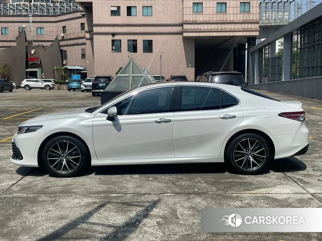 Toyota Camry 2023 Белый из Китая, фото 5