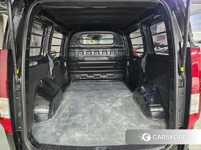 Hyundai Staria 2024 Черный из Кореи, фото 5