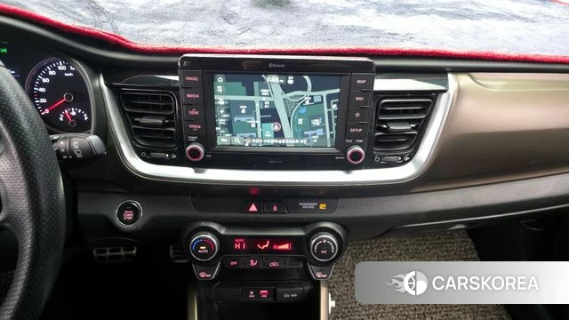 Kia Stonic 2018 Красный из Кореи, фото 5