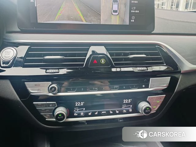 BMW 5 series 2023 Белый из Китая, фото 5