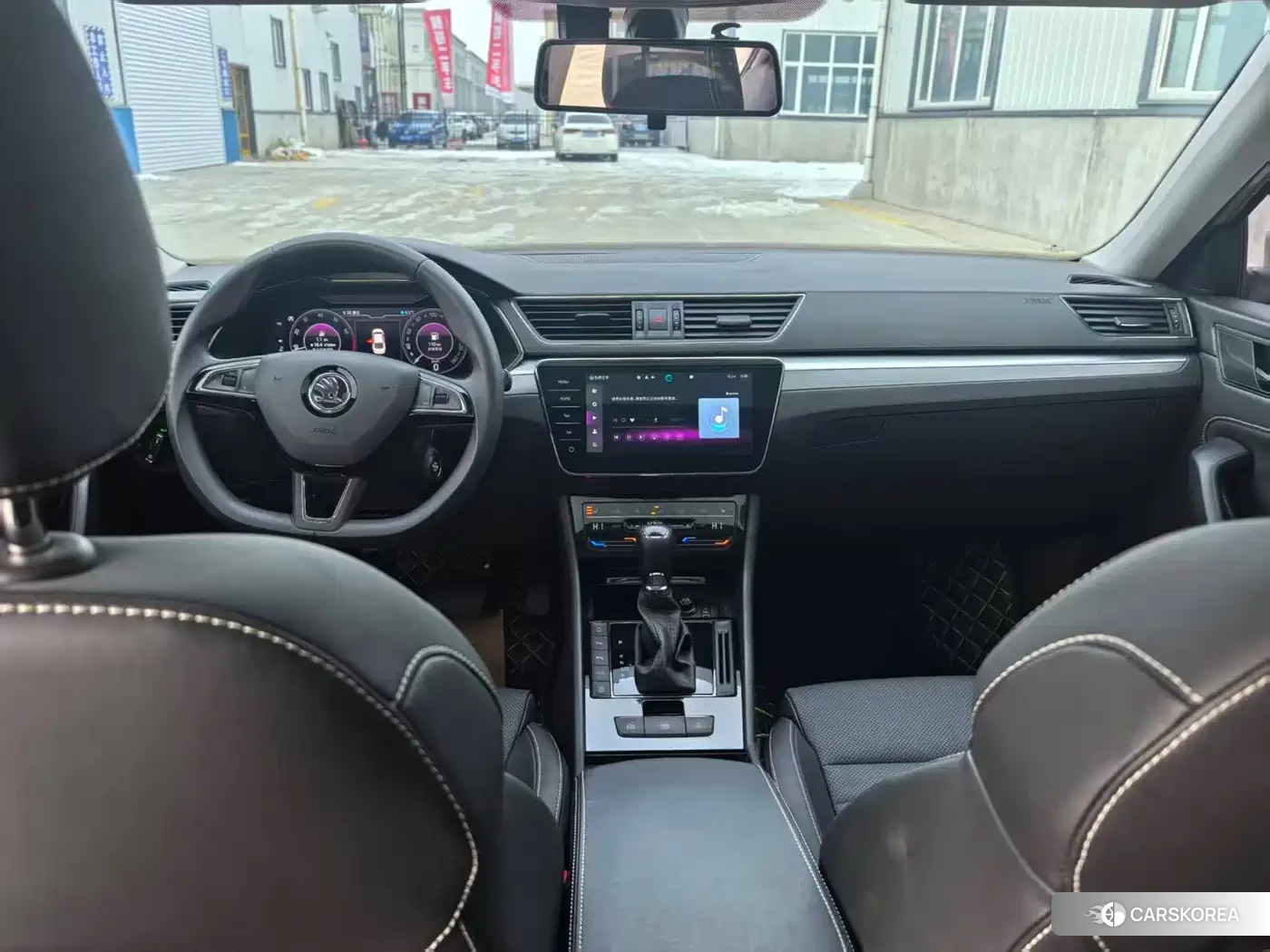 Skoda Superb 2023 Champagne/brown из Китая, фото 5